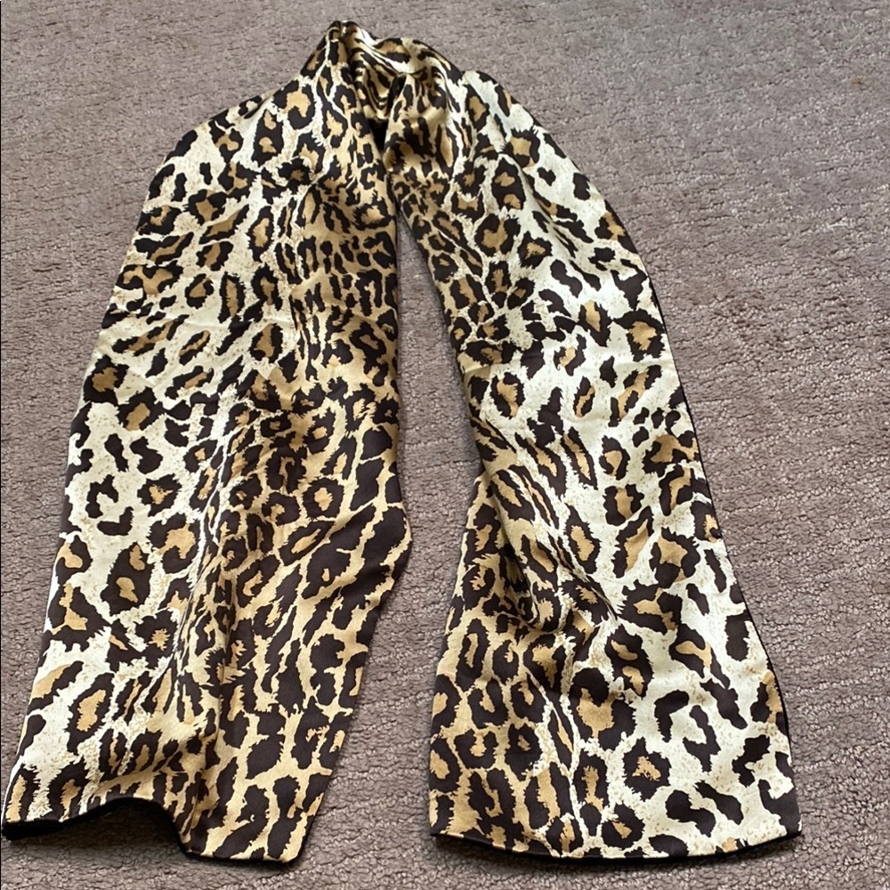 Nick & Nora Leopard Pattern Silk Blend Reversible Scarf Luxurious Fall